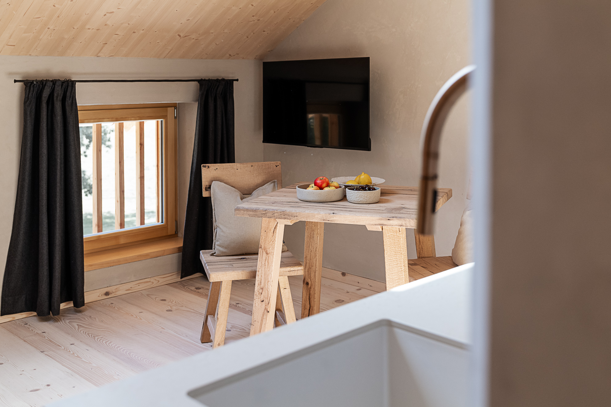 Apartment drei Esstisch